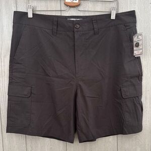 NWT Men’s cargo shorts size 36, dark gray shorts